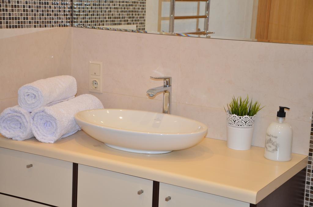 Kungu 25 Oldtown & Free Parking Apartment Riga Ngoại thất bức ảnh